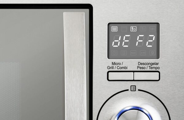 10_3_5_4.jpg Função Descongelamento + Cozimento: maior praticidade, descongela e prepara alimentos com um único comando.