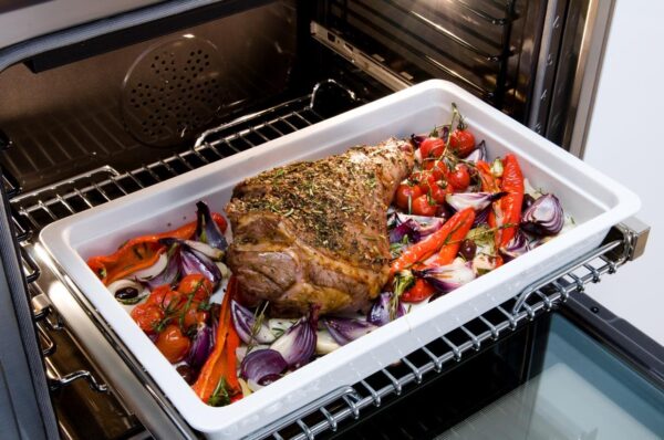 Corrediças Telescópicas Móveis: maior facilidade e segurança ao manusear alimentos no forno. Pode ser facilmente colocada em qualquer altura dos fornos, oferece extração total e suporta prateleiras e bandejas.