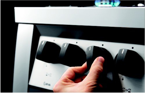 20_1_2_2_2_2.jpg Acendimento Superautomático: maior conforto e praticidade ao acender qualquer queimador usando apenas uma mão.