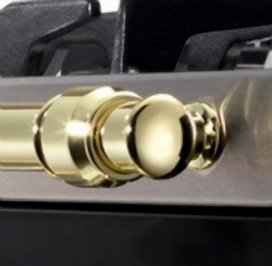 Puxadores dos Fornos em Latão: em elegante formato tubular e atérmico.