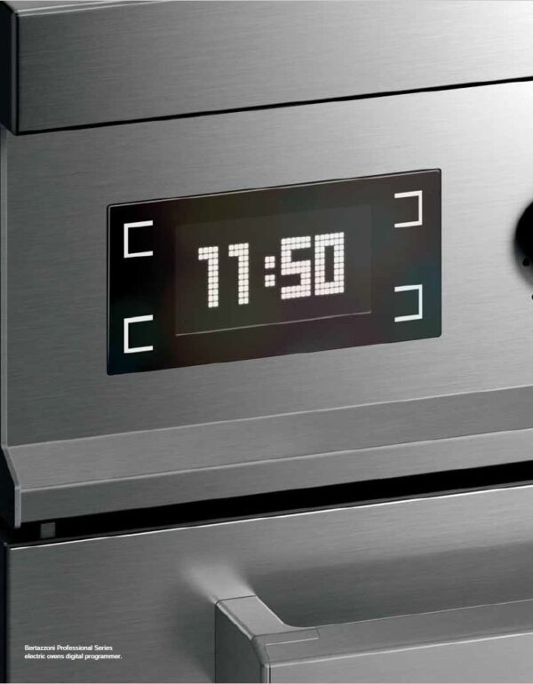 Programador Digital: controla eletronicamente a temperatura e o tempo de preparo do forno. Informa a temperatura em tempo real do forno ou da sonda e a função de preparo selecionada.