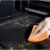 Forno com Esmalte Easy-clean: utiliza anti-aderente Teflon que permite realizar facilmente uma rápida e eficiente limpeza.