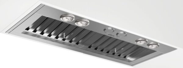Aço Inox 304 Escovado: sua superfície lisa sem emendas ou frestas torna fácil e rápido manter a coifa sempre limpa para uma elegante apresentação.