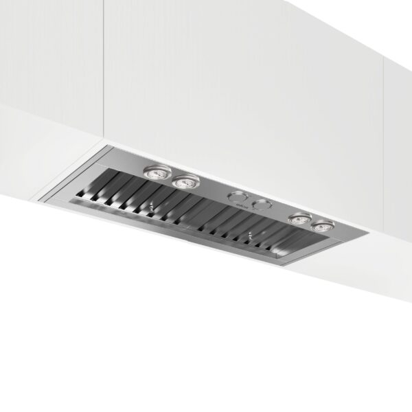 Coifa de embutir Elica Scanno 122, com 122 cm de largura em inox escovado.