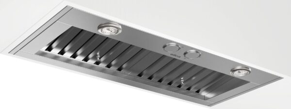 Aço Inox 304 Escovado: sua superfície lisa sem emendas ou frestas torna fácil e rápido manter a coifa sempre limpa para uma elegante apresentação.