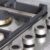 Mesa com Perfil Baixo: os cooktops Bertazoni se integram com mais elegância às bancadas por serem desenvolvidos com uma altura reduzida de apenas 4mm.