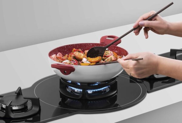 cooktop_tecno_rota_thv100_suporte_panela_wok_.jpg Suporte de Panelas Wok: acessório que permite utilizar panelas Wok com mais praticidade e segurança no queimador Triplo.