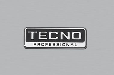 Emblema em Aço Cromado: com refinados detalhes e cantos curvos, presente nos demais produtos da Coleção Professional.