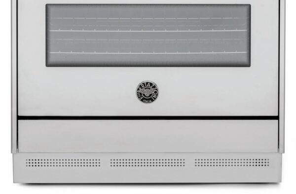 Rodapé em Inox: seu design com aberturas perfuradas idênticas às da moldura traseira da mesa proporciona uma refinada apresentação ao fogão. O rodapé acompanha o produto e seu uso é opcional.