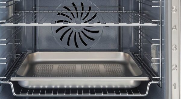 5 Alturas de Prateleiras: permitem preparar uma grande quantidade de receitas aproveitando todo o amplo espaço interno do forno sem haver troca de sabores ou aromas entre os alimentos.