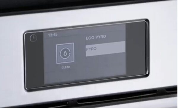 Pirolítico Auto-limpante: reduz toda a gordura e outros depósitos a mero pó residual quando ativado o ciclo de limpeza a 455° C. O pó é facilmente removido e o revestimento interno é limpo usando apenas um pano úmido. Funciona nos modos standart e eco.