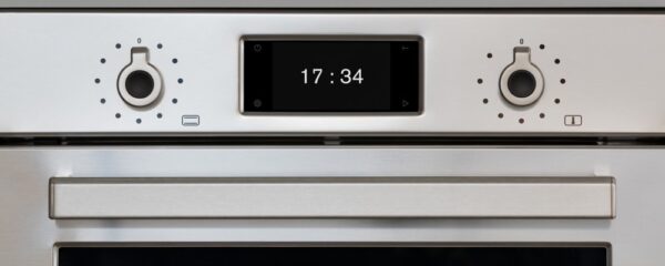 forno_bertazzoni_painel_por_toque_1_2.jpg Painel Touchscreen: acionado por toque na tela com tecnologia TFT.
