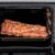 Ampla Capacidade Interna: de 67 litros que permite preparar alimentos maiores com facilidade para atender refeições de todos os tamanhos.