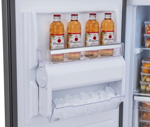 Icematic: produz e armazena gelo de forma fácil e prática na porta do freezer, com fácil acesso ao se servir.