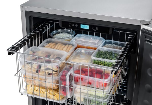 Temperatura de - 24 °C a - 12 °C: permite realizar o congelamento rápido dos alimentos a - 24 °C para melhor preservar seus nutrientes, sabores, aromas e texturas.
