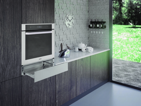 Acabamento em Aço Inox 304 escovado: com verniz anti-manchas e sem porosidade, para os mais refinados projetos de cozinhas planejadas.