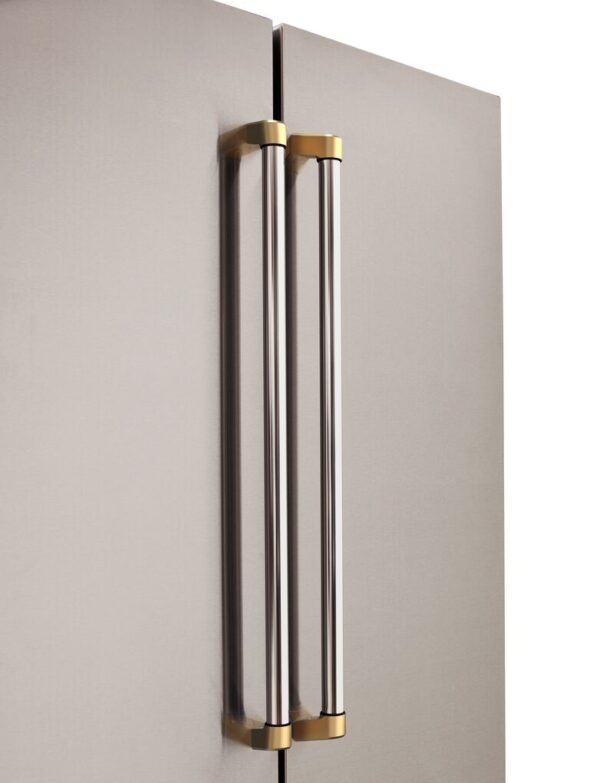 Aço Inox Anti-manchas: possui uma proteção sobre as portas que evita marcas de dedo e manchas, proporcionando maior beleza e durabilidade.