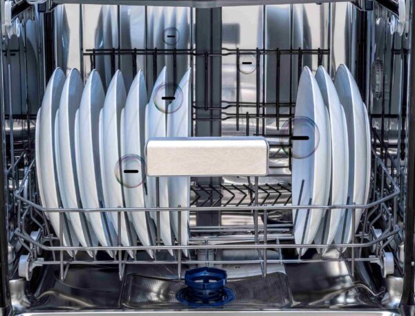 IonTech: função que gera ions negativos que neutralizam os odores desagradáveis dentro da lava-louças entre as lavagens.