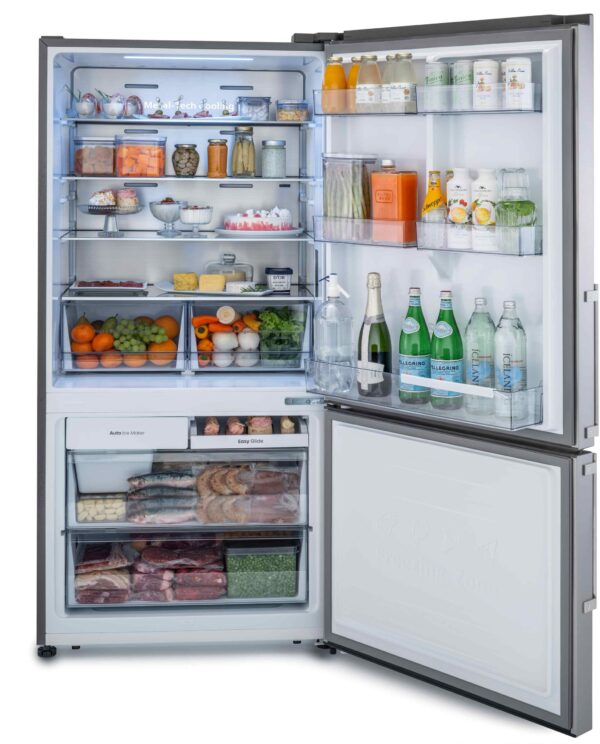 Capacidade de 501 litros: com largas prateleiras e gavetas que permitem armazenar alimentos e utensílios de grandes dimensões.
