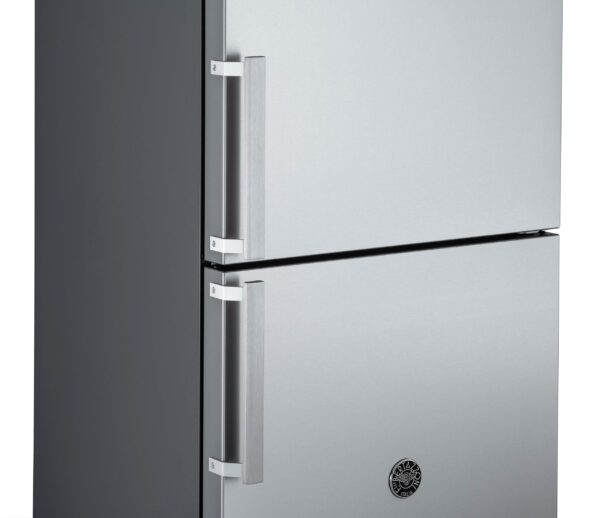 Puxadores Retangulares: com elegante design ergonômico em aço escovado da linha Professional Series.
