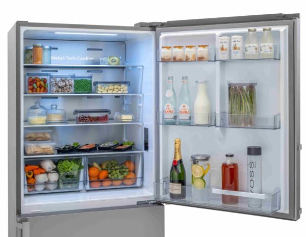 Super Cool: função que conserva melhor o sabor e os nutrientes dos alimentos colocados em temperatura ambiente no refrigerador, resfriando-os rapidamente à 2 °C por 6 horas.