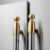 Puxadores Heritage: com elegante design tubular cromado com detalhes dourados desta coleção.