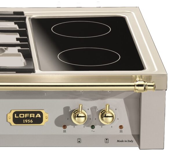Zonas Vitrocerâmicas Integradas: com 2 áreas independentes de aquecimento extra rápido e 6 níveis de potência elétrica de 150 W a 1.200 W. Permitem utilizar panelas de todos os tipos ao preparar alimentos ou mantê-los aquecidos.