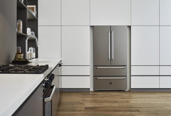 Compõe Conjuntos de Produtos: formados com os demais modelos da linha Master Series como fogões, coifas, cooktops, rangetops, fornos, gaveta aquecida e lava-louças.
