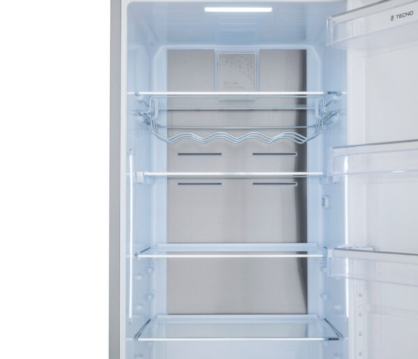 Iluminação com Colunas de LEDs: criam uma sofisticada e uniforme iluminação dos alimentos sem gerar calor nas laterais e topo do compartimento refrigerado.