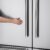 Aço Inox Anti-manchas: possui uma proteção sobre as portas que evita marcas de dedo e manchas, proporcionando maior beleza e durabilidade.
