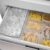 Ice Maker Inteligente: com seleção do tamanho dos cubos que utilizam água purificada pelo filtro do refrigerador, mantém a gaveta sempre cheia com até 5 Kg de gelo. Ao acionar a função Super Ice se aumenta a produção de gelo de 1 Kg para 1,5 Kg por dia.