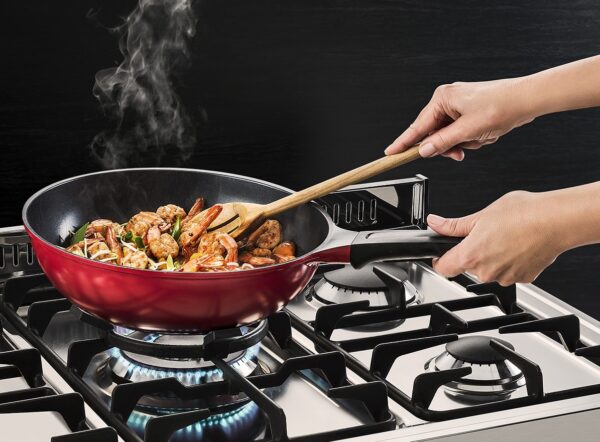 Suporte de Panelas Wok: proporciona melhores resultados culinários ao utilizar um dos queimadores Dual Flame no preparo de receitas orientais de forma fácil e segura.