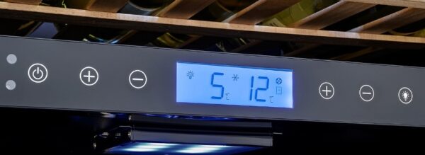 Painel Touch: elegante, sem frestas e todo acionado por toque. Controla facilmente todas as funções e informa caso a porta fique aberta ou ocorra alteração de temperatura por queda de energia.
