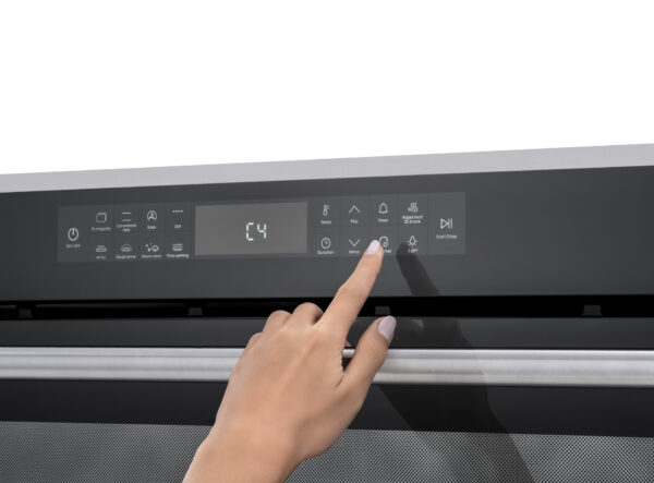 Função Memória para 4 Receitas: permite gravar o tempo, temperatura e tipo de calor usados nos seus preparos mais frequentes no forno para maior facilidade de uso.