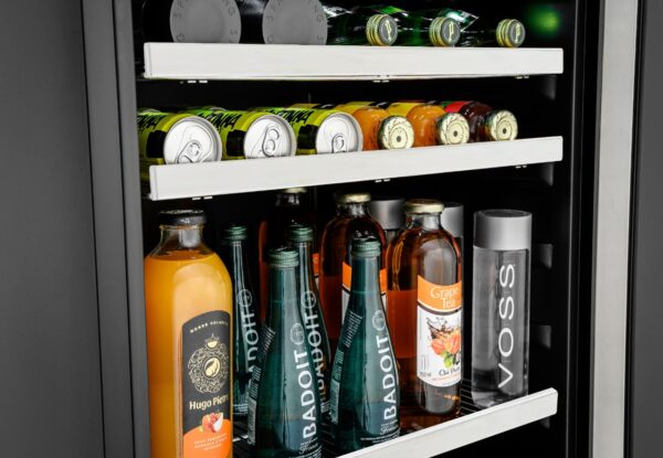 Temperatura de - 2 ºC à 18 ºC: conserve todos os tipos de bebidas e alimentos em suas corretas temperaturas para desfrutar plenamente de seus sabores, aromas e texturas. A temperatura pode ser regulada com precisão sendo distribuída de forma ventilada e homogênea por todo o seu interior.