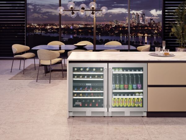 Baixo Nível de Ruído de 45 dB: permite aplicar esta adega em todos os tipos de ambientes. Um silencioso compressor posicionado na parte inferior traseira garante o seu silêncio.