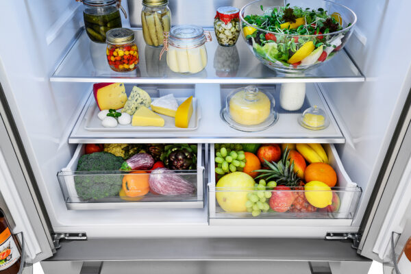 Função Super Cool: conserva melhor o sabor e os nutrientes dos alimentos colocados em temperatura ambiente no refrigerador, resfriando-os rapidamente à 0 ºC por 150 minutos.