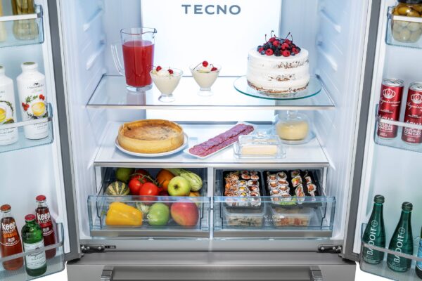Super Cool: função que conserva melhor o sabor e os nutrientes dos alimentos colocados em temperatura ambiente no refrigerador, resfriando-os rapidamente à 2 ºC por 150 minutos.