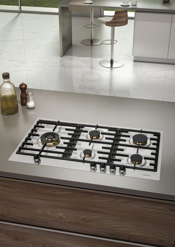 Mesa Filotop: permite embutimento flush, onde a mesa do cooktop e a bancada ficam perfeitamente alinhadas no mesmo plano. Pode também ser aplicada sobreposta à bancada ficando a mesa com altura de apenas 1 mm.