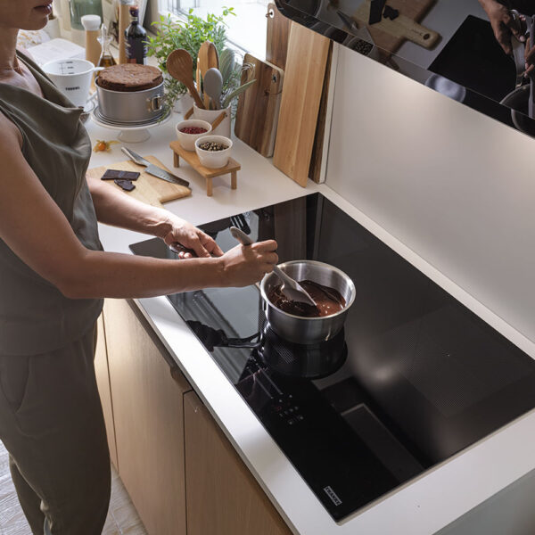 Cooktop de indução c/ 4 Zonas Maris Vidro Preto Franke FMA 804 77x51